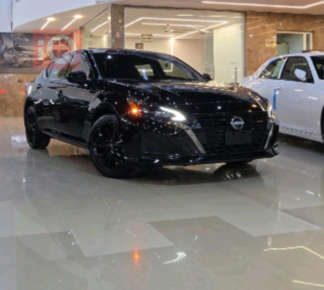 نيسان ألتيما